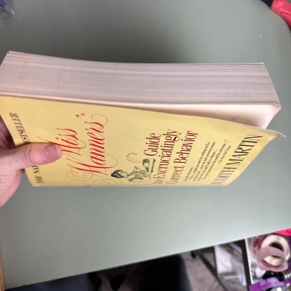Judith Martin Miss Manners' Guide to Excruciatingly Correct‎ Behavior Paperback